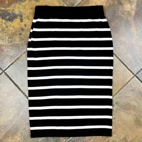 New York & Co. Stripped Knee Length Pencil Skirt Medium