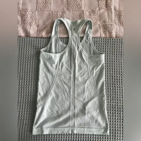 Lululemon  Swiftly Tech Racerback
Size 4