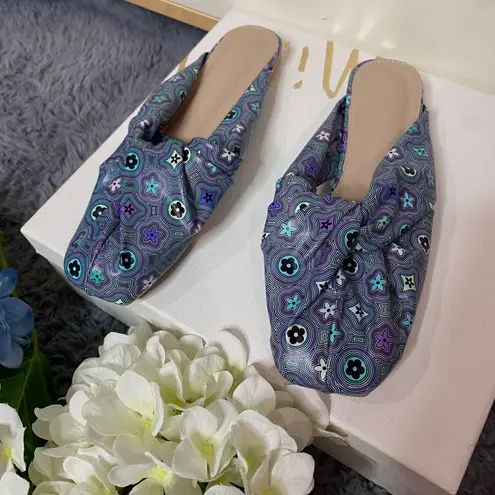 Boutique NEW Retro Mules