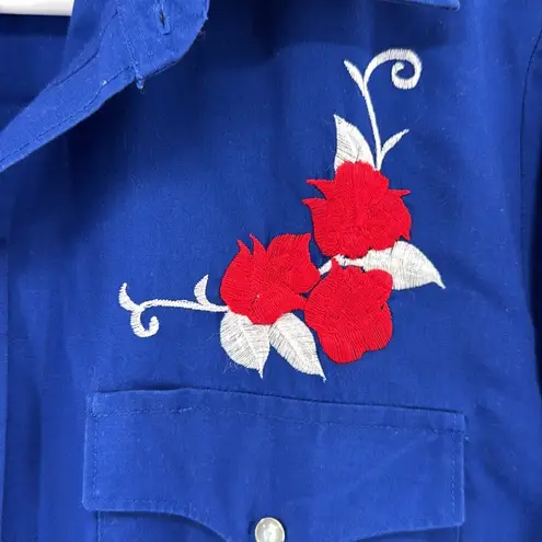Chute #1 rodeo pearl snap Shirt embroidered roses red white blue western M Size M