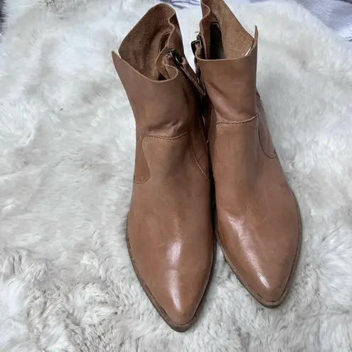 Kelsi Dagger  Split Side Heeled Brown Ankle Booties Size 8