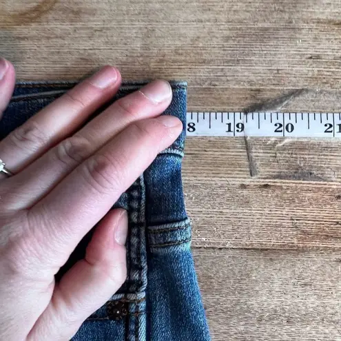 J. Crew Women's Vintage Straight Jeans Distressed Ripped Medium Wash Size 32 Blue