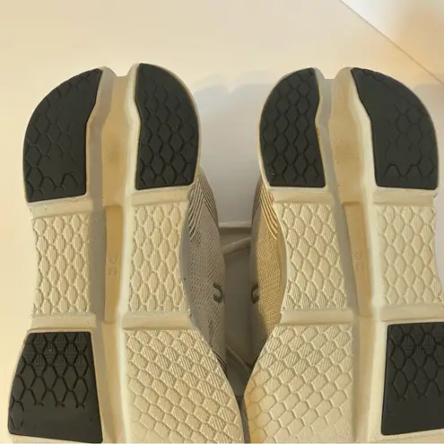 On Cloud Cloud Runners Women's 10 Gray