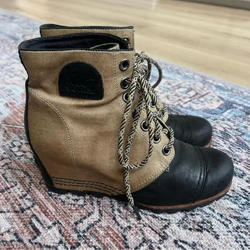 Sorel  PDX Premium Wedge Bootie Boots Tan and Black NL2796-012 Size 9.5