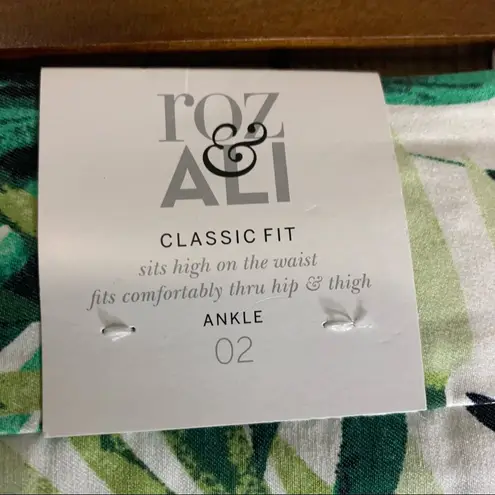 Roz & Ali NWT tropical Classic Fit Ankle Crop Pant