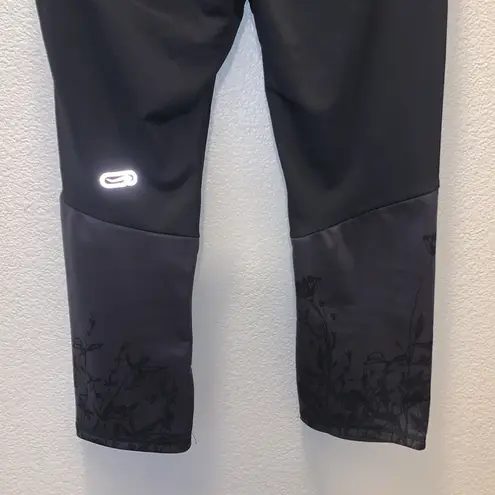 Decathlon black trail running cropped butterfly print athletic leggings Size M