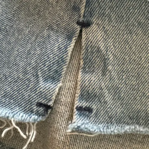 Abercrombie & Fitch  Women's plus Sz 22 36 Light Wash Mom Jean Shorts High Rise