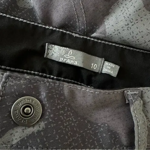 prAna Granite Gray Camo Sky Canyon Jogger Pants Size 10