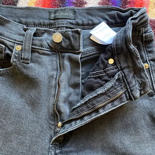 Silver Jeans Dad Jean. Y2K. 5 Pocket Style. High Rise. Straight Leg. Black Indigo Wash. 24/30.