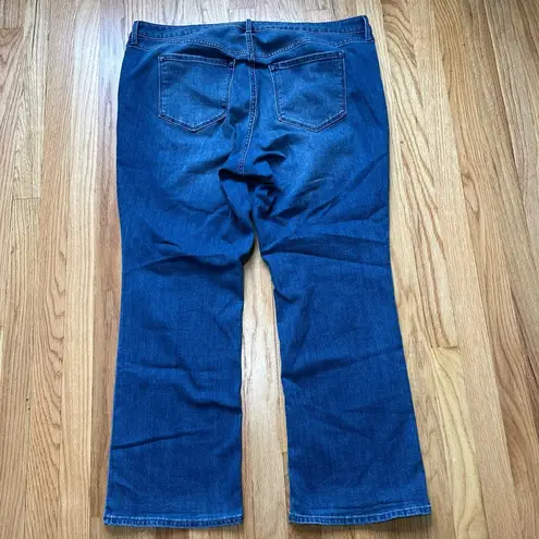 Old Navy  WOW Mid Rise Bootcut Jean Medium Wash Sz 20 Regular