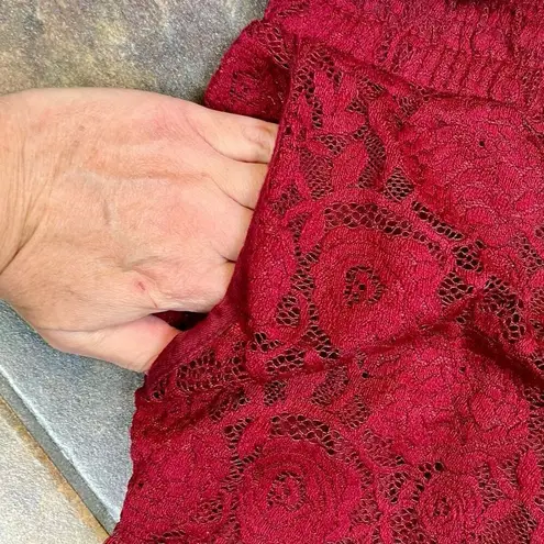 New Gibson Look Women’s Red Floral Pull