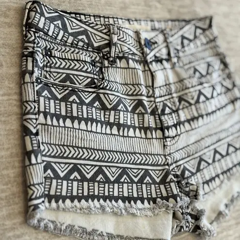 Pacsun Bullhead Aztec Tribal Mid Rise Denim Shorts Size 5 Frayed Hem Black White