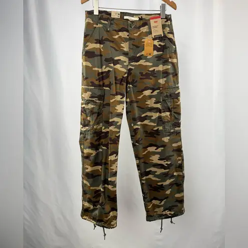 Levi's NWT  '94 Baggy Cargo in Camo Print Size 29