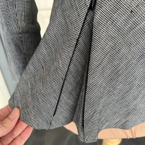 Black & White Linen Blend Two Button Blazer With Zippers Size 4 - Image 11