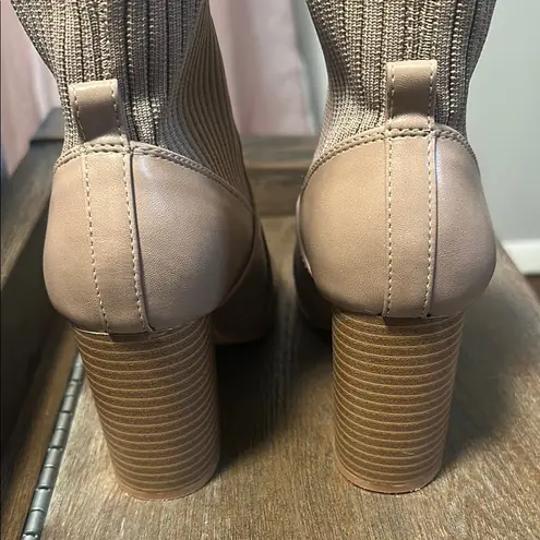 Women’s slip on Ankle boots chunky block heel Tan Size 7