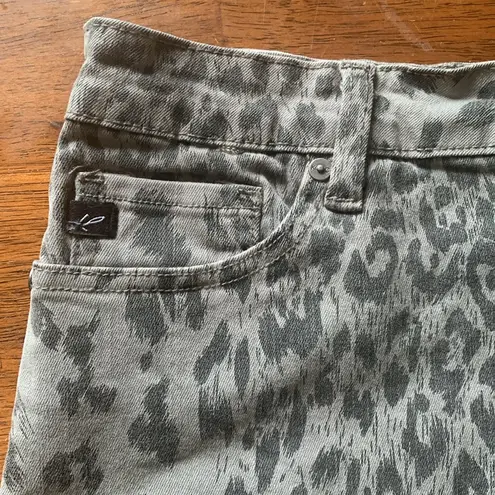 KanCan women's XL denim shorts gray leopard cheetah print grey jean cute 31