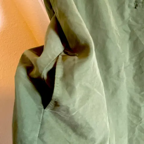 Reynah Couture Green Button