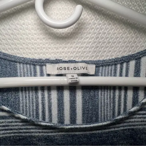 Rose + Olive Blue and White Striped 3/4 Sleeve Plus Size Tee Size 1X Oversized