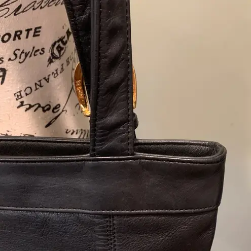 ili New York Black Leather Bucket Shoulder Bucket Bag Large Purse Gold Buckles