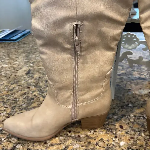 Wonderly BOOTS SIZE 6 LN SIDE ZIPPER 2”HEEL MANMADE UPPER TAN SEE DESCRIPTION