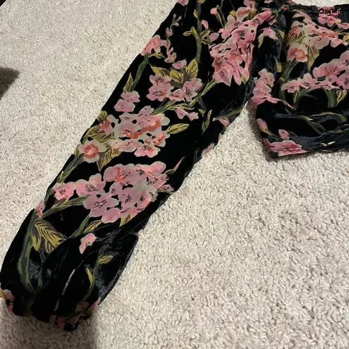 Windsor Black velvet long sleeve crop top with pink floral never worn