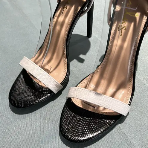 Lulus remi white and black snakeskin ankle strap heels Size 7.5 B38