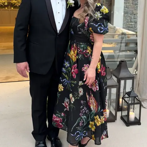 Gorgeous Marchesa Notte Tea length dress Black Size 6