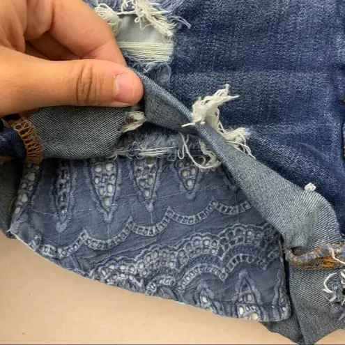 American Eagle  Hi Rise Shortie Lace Peekaboo Pockets Distressed
