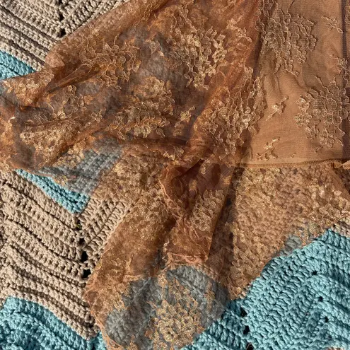 Yves vintage golden coppery strapless lace dress w/handkerchief hem. Size M. Gold Size M