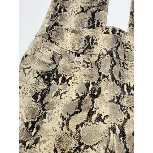 Chico jegging snakeskin pull on pant size 4 Black