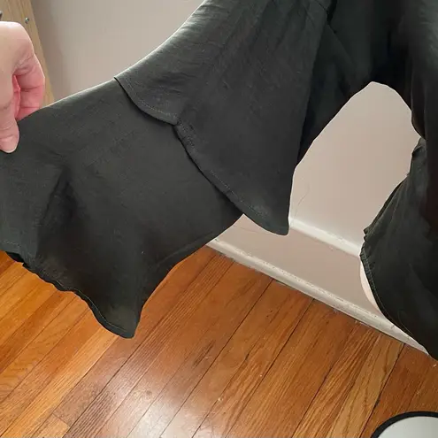 Cupcakes and Cashmere Yeta green wrap tiered bell sleeves blouse, size S party