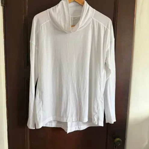 LULULEMON | See you in Savasana Long Sleeve Turtleneck Split Back | 10 White