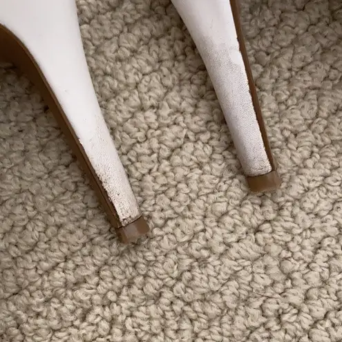 BCBG Paris White Leather Cutout High Heel Shoes Abstract Straps Size 8 Like New