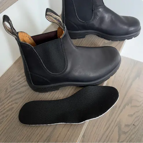 NWOB Blundstone Classic 550 Chelsea Boots in Black