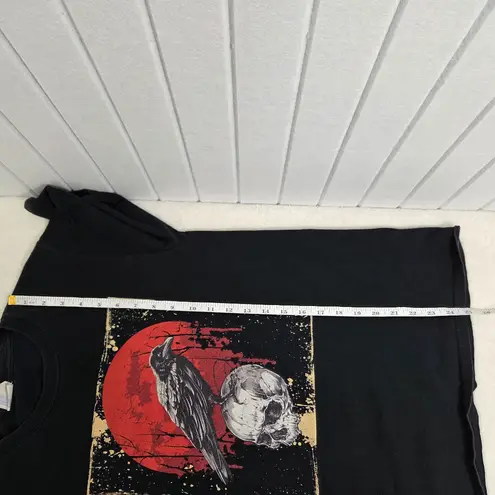 Port and Company Black Tee Halloween Crow, Skull Red and White Graphic Size S