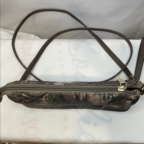 REALTREE GIRL brown camouflage crossbody/wristlet handbag purse removable strap