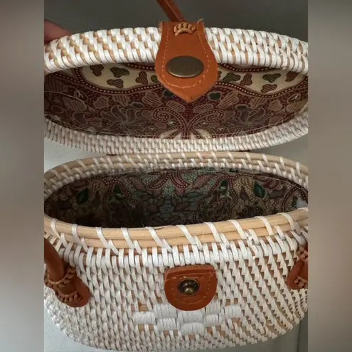 Balinese Rattan Bucket Beach Bag Purse in white and chestnut