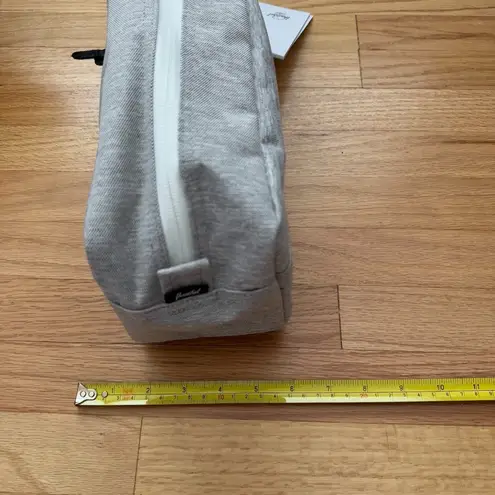 Herschel Supply Company NEW Herschel Supply Co Chapter Travel Bag 5L in Light Gray Crosshatch