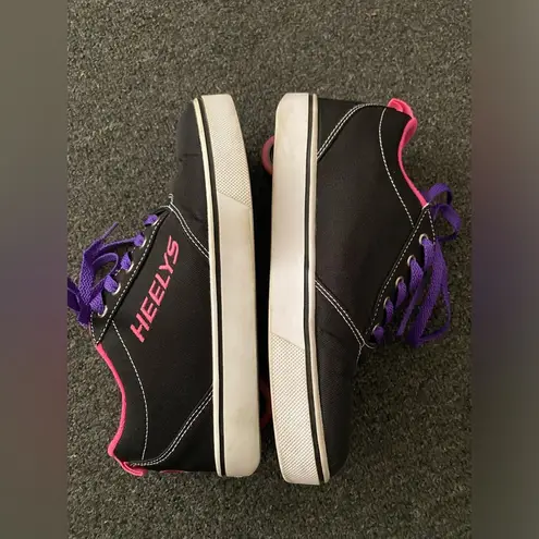 Heelys shoes size 7