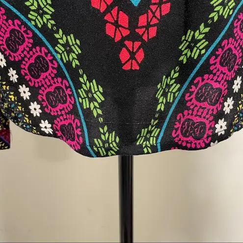 Ella Moss V Neck Bright Mandala Pleated Tassel