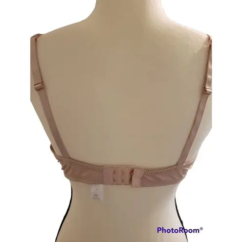 Danskin  size 38C Underwire Lightly Padded Bra in Blush