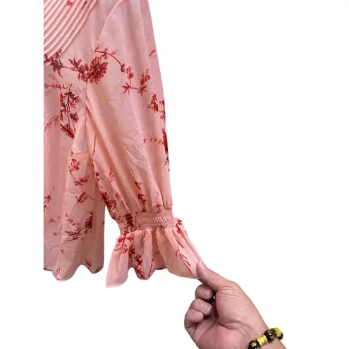 Cinq à Sept Womens Pale Rose Multi Floral Blouse dress shirt Size M SKU 7025