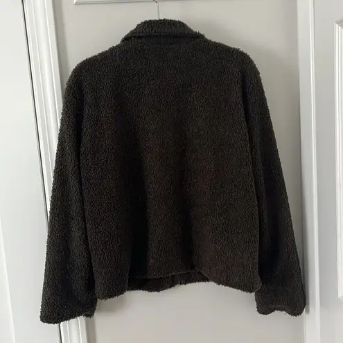 Very J Light weight olive green/brown zip up jacket in size Large