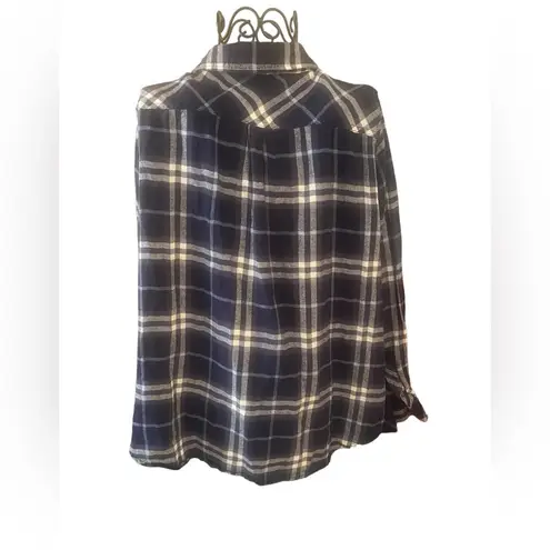 Well Worn Ladies' Size Large, Long Sleeve Flannel Shirt