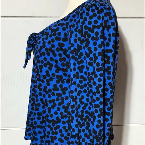 Ava & Viv NWT Size 2X women’s blue with black polka dots shirt.