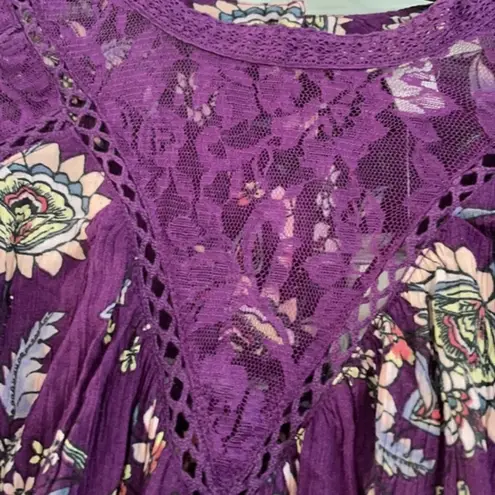 American Vintage Vintage America Blues pretty floral purple top