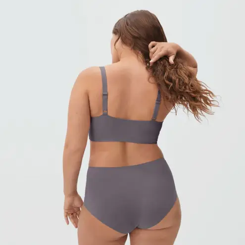Everlane  The Invisible Bra Size Small - Image 2