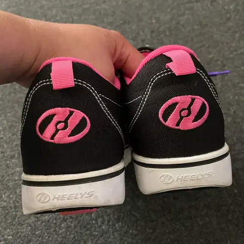 Heelys shoes size 7