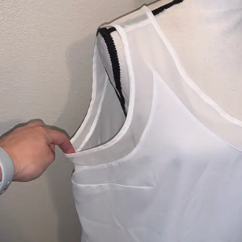 Inc international Concepts 1X Elegant White Sleeveless Shirt Lace V-neck V-back