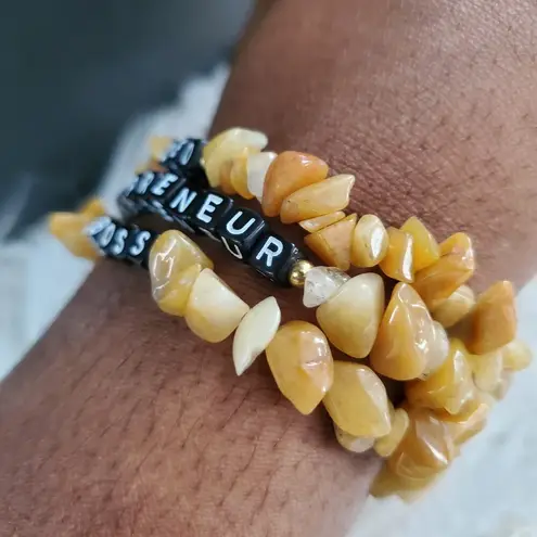 Hand Crafted Topaz Chip Boss Statement Inspiration Bracelet Set Tan